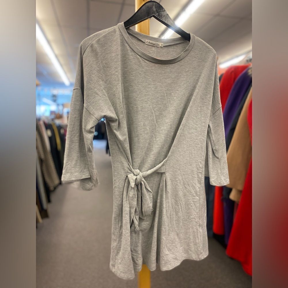🛍️ Z Avenue USA Ladies Med Gray Tunic Top